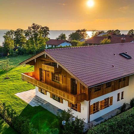 Graf Chiemo Suites - Direkt Am Chiemsee Mit Separatem Seezugang Chieming Zewnętrze zdjęcie