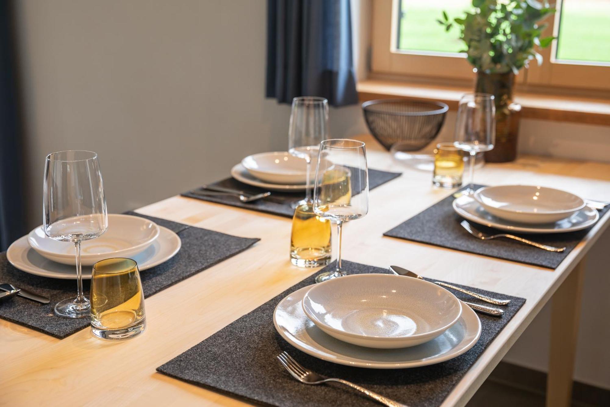 Graf Chiemo Suites - Direkt Am Chiemsee Mit Separatem Seezugang Chieming Zewnętrze zdjęcie