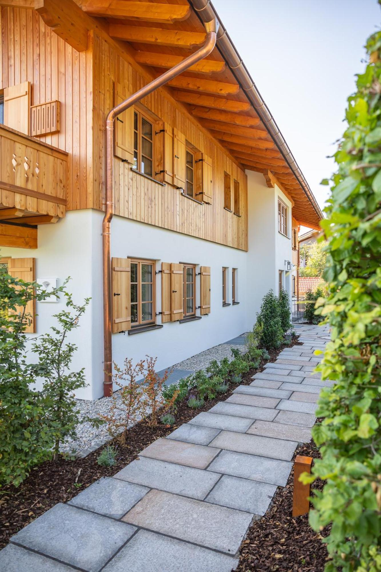 Graf Chiemo Suites - Direkt Am Chiemsee Mit Separatem Seezugang Chieming Zewnętrze zdjęcie