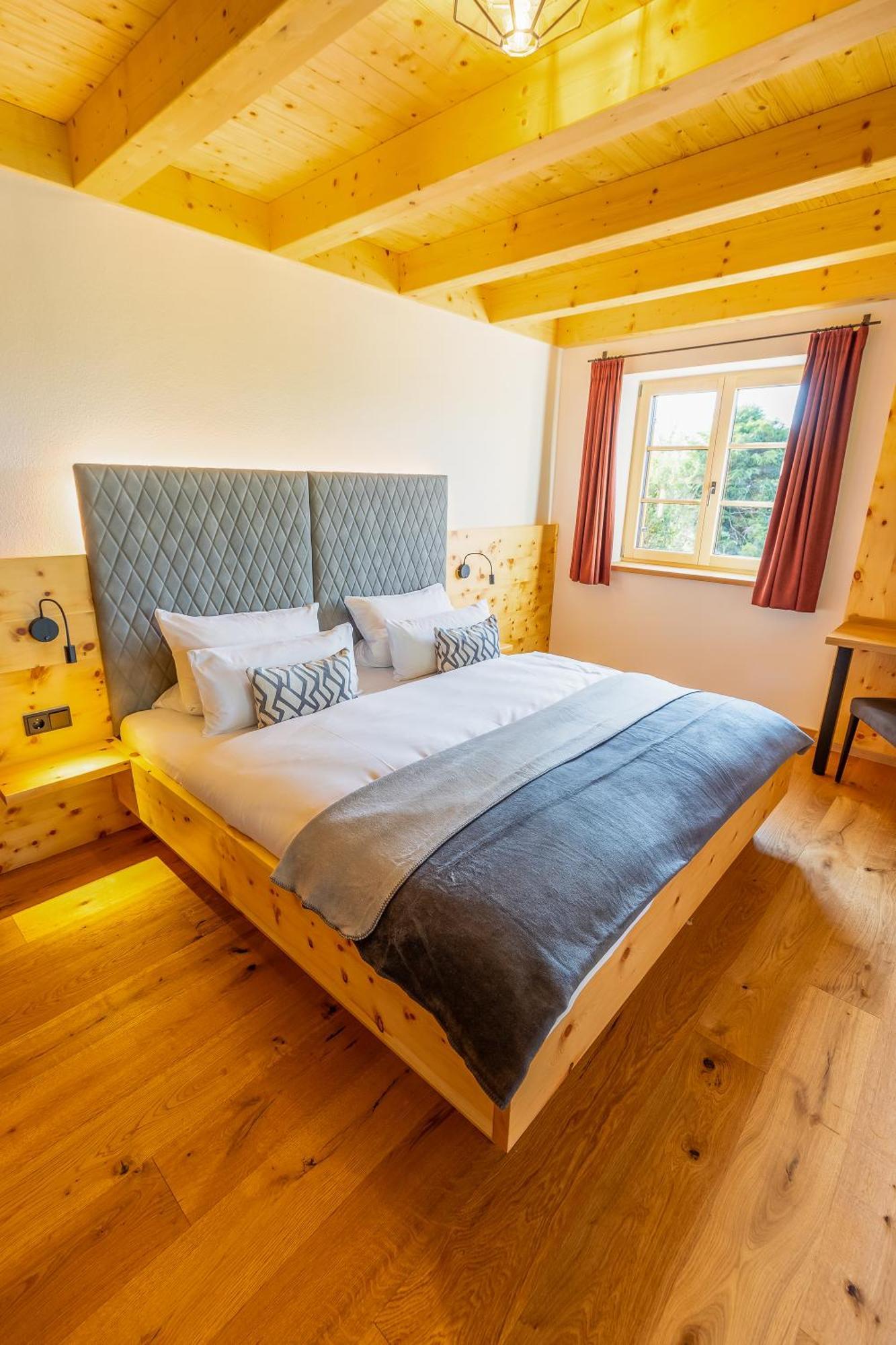 Graf Chiemo Suites - Direkt Am Chiemsee Mit Separatem Seezugang Chieming Zewnętrze zdjęcie