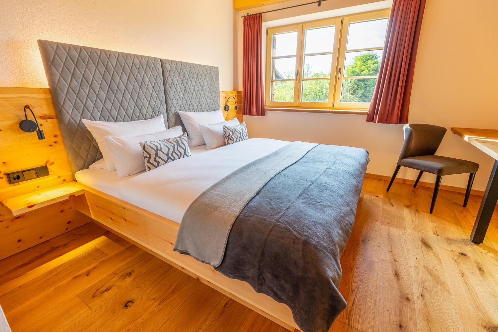 Graf Chiemo Suites - Direkt Am Chiemsee Mit Separatem Seezugang Chieming Zewnętrze zdjęcie