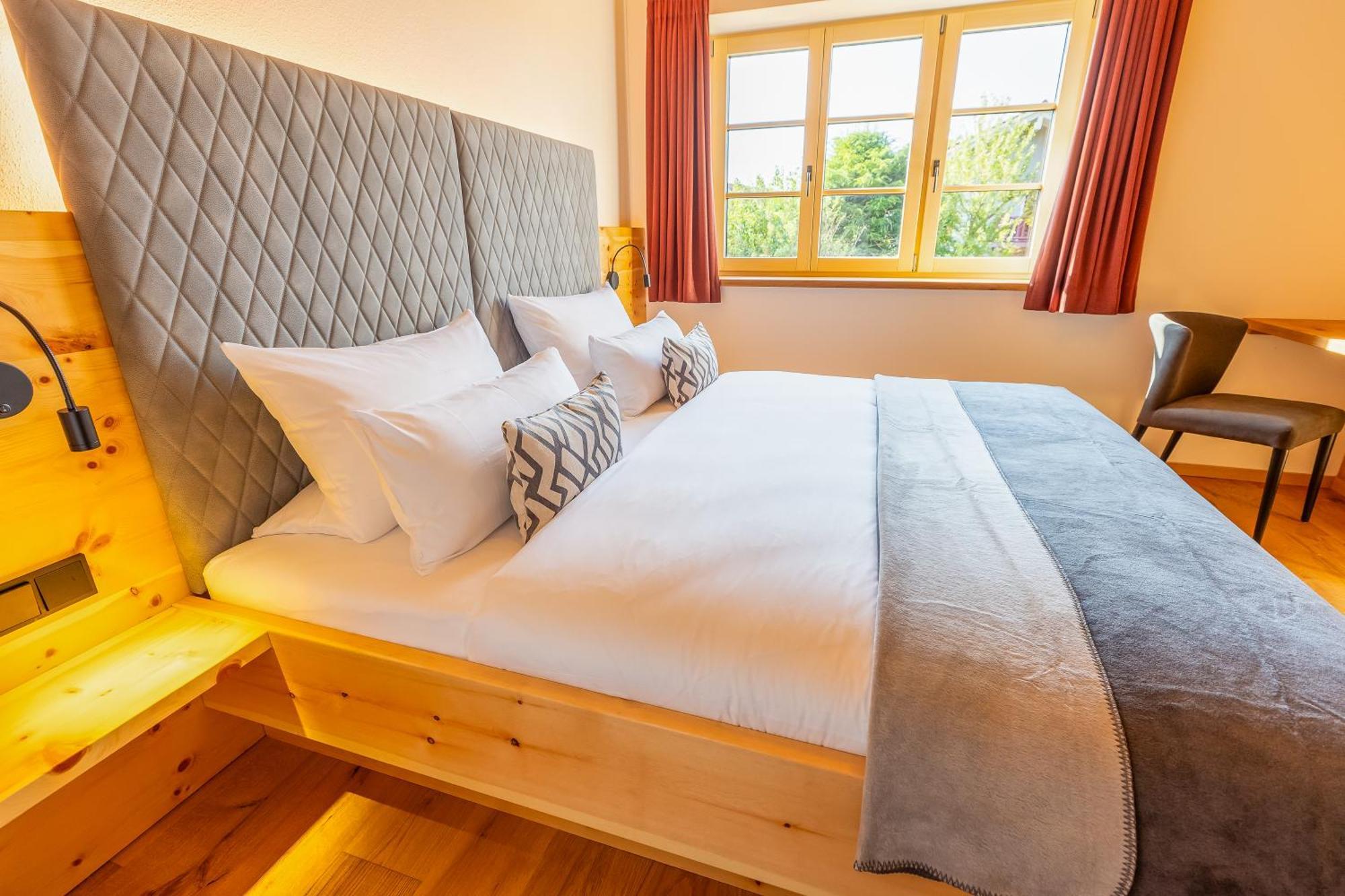 Graf Chiemo Suites - Direkt Am Chiemsee Mit Separatem Seezugang Chieming Zewnętrze zdjęcie
