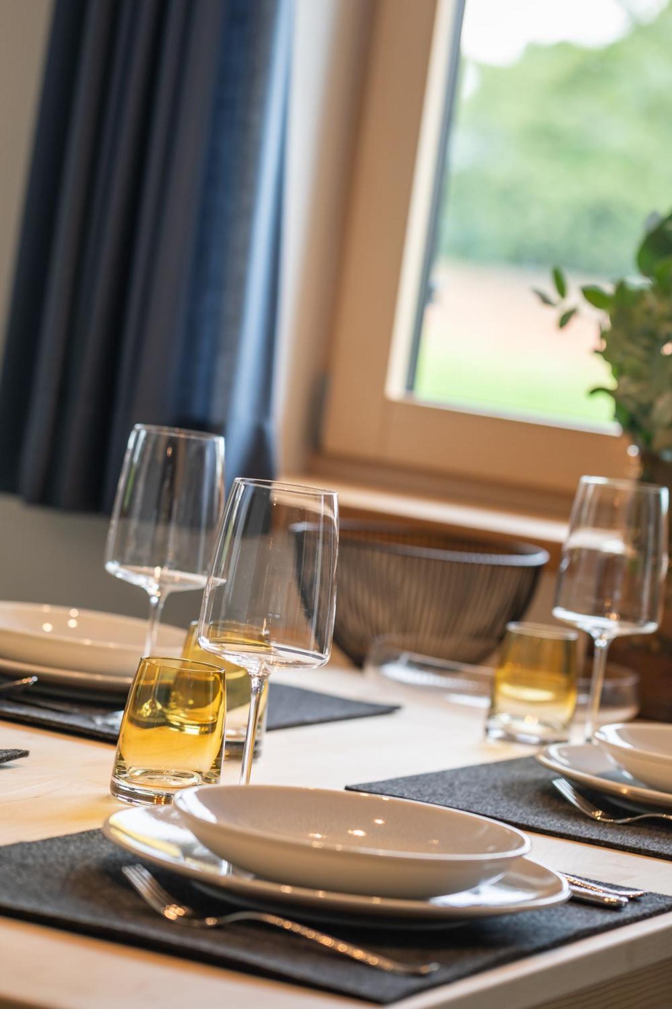 Graf Chiemo Suites - Direkt Am Chiemsee Mit Separatem Seezugang Chieming Zewnętrze zdjęcie