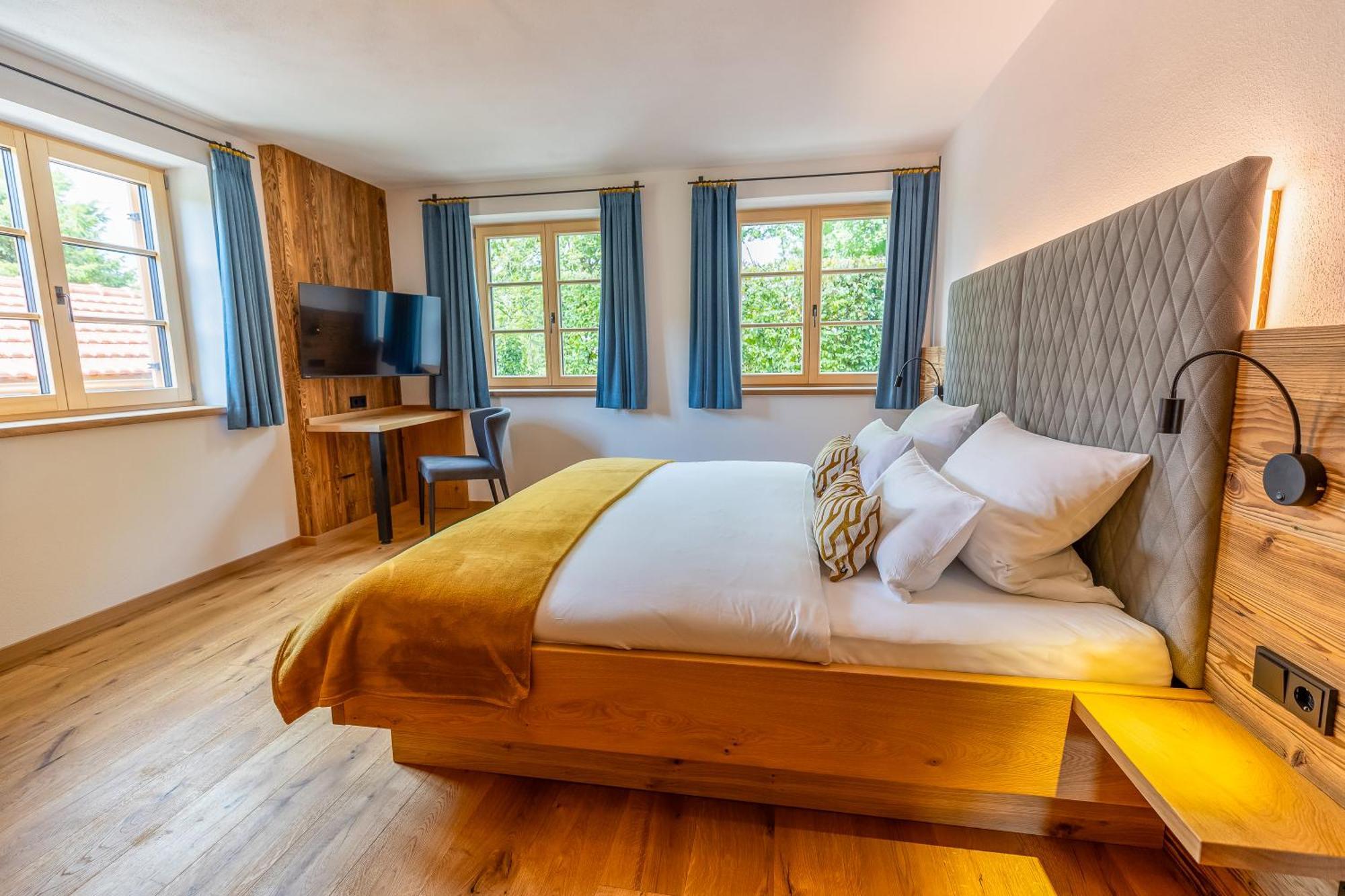 Graf Chiemo Suites - Direkt Am Chiemsee Mit Separatem Seezugang Chieming Zewnętrze zdjęcie