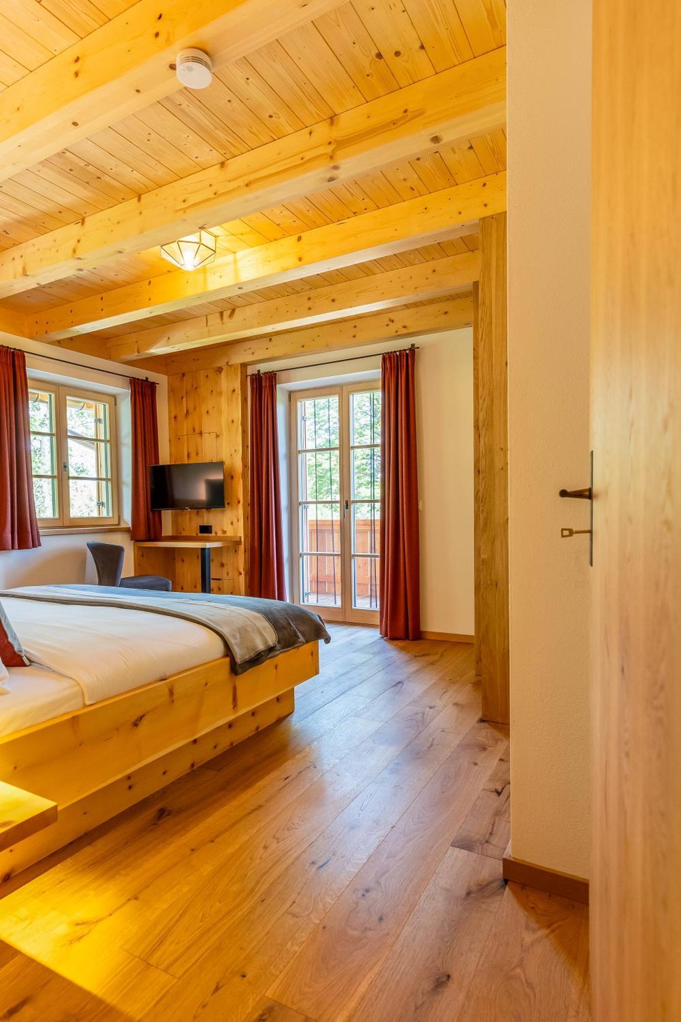 Graf Chiemo Suites - Direkt Am Chiemsee Mit Separatem Seezugang Chieming Zewnętrze zdjęcie