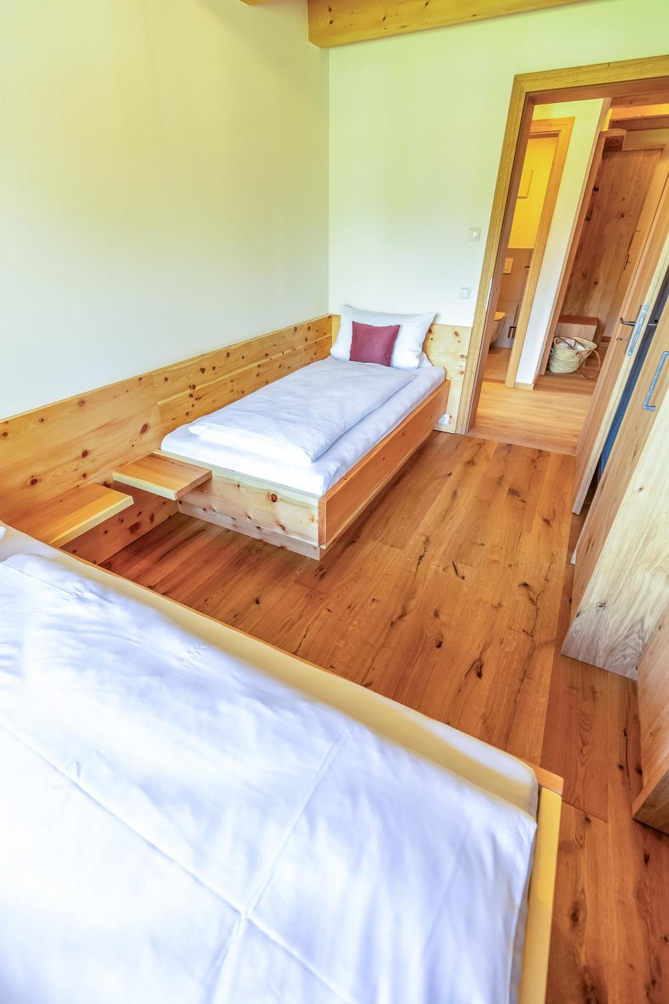 Graf Chiemo Suites - Direkt Am Chiemsee Mit Separatem Seezugang Chieming Zewnętrze zdjęcie