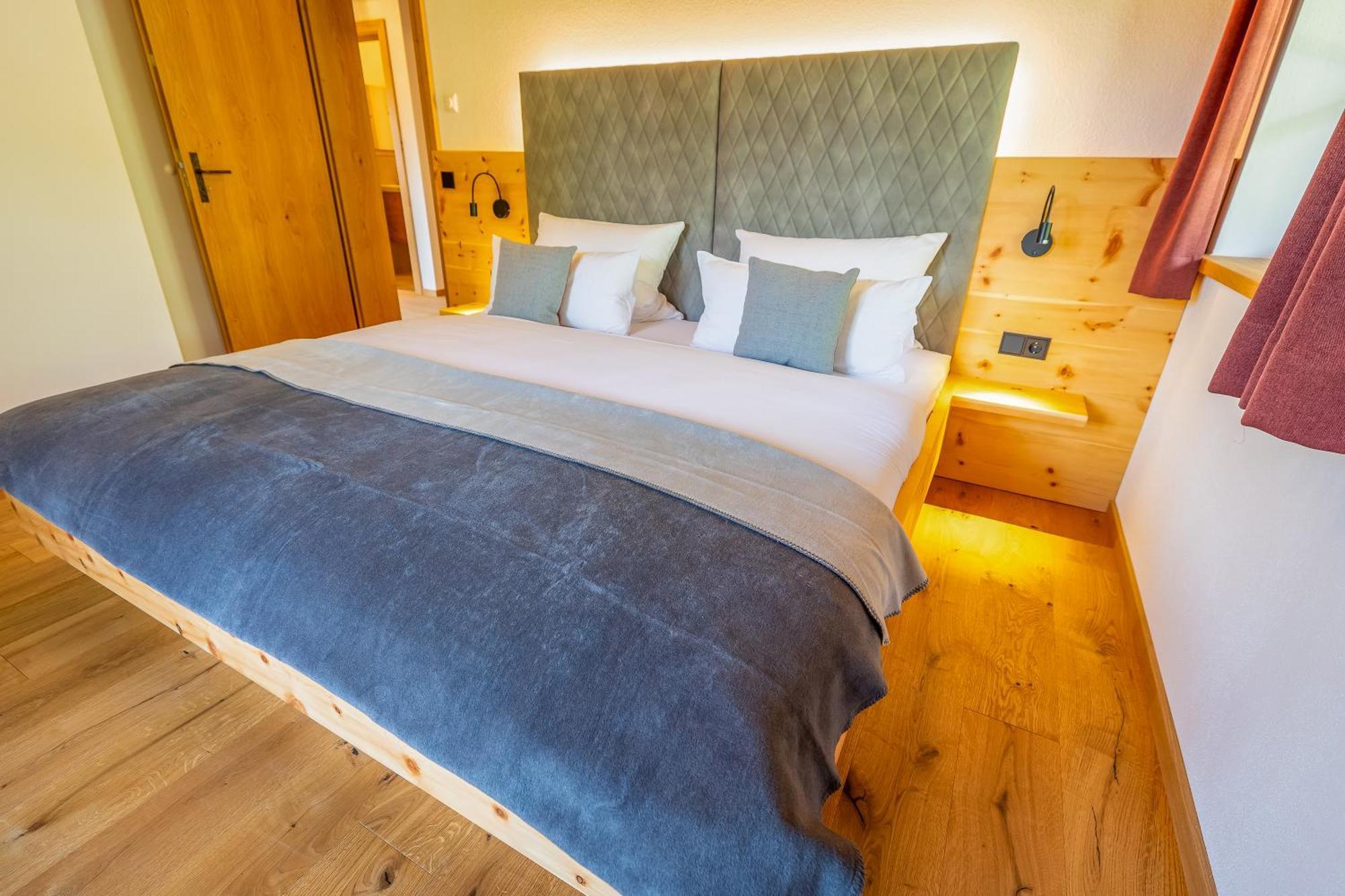 Graf Chiemo Suites - Direkt Am Chiemsee Mit Separatem Seezugang Chieming Zewnętrze zdjęcie
