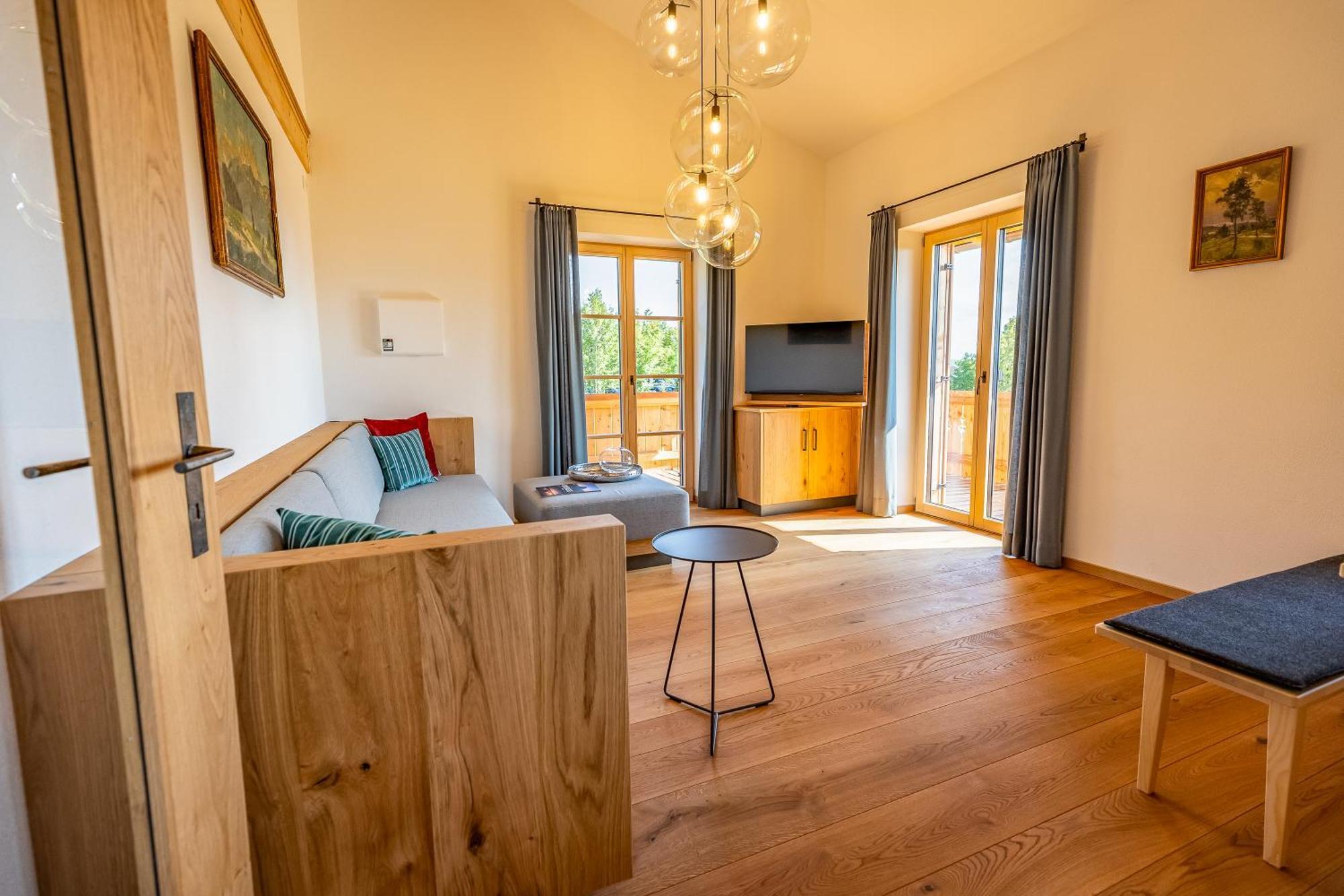 Graf Chiemo Suites - Direkt Am Chiemsee Mit Separatem Seezugang Chieming Zewnętrze zdjęcie