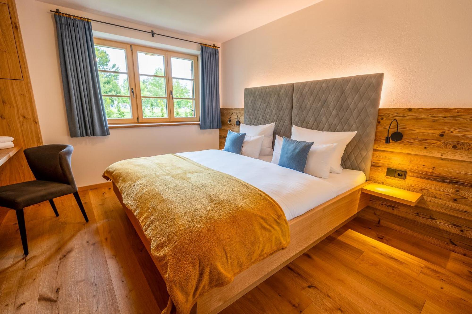 Graf Chiemo Suites - Direkt Am Chiemsee Mit Separatem Seezugang Chieming Zewnętrze zdjęcie